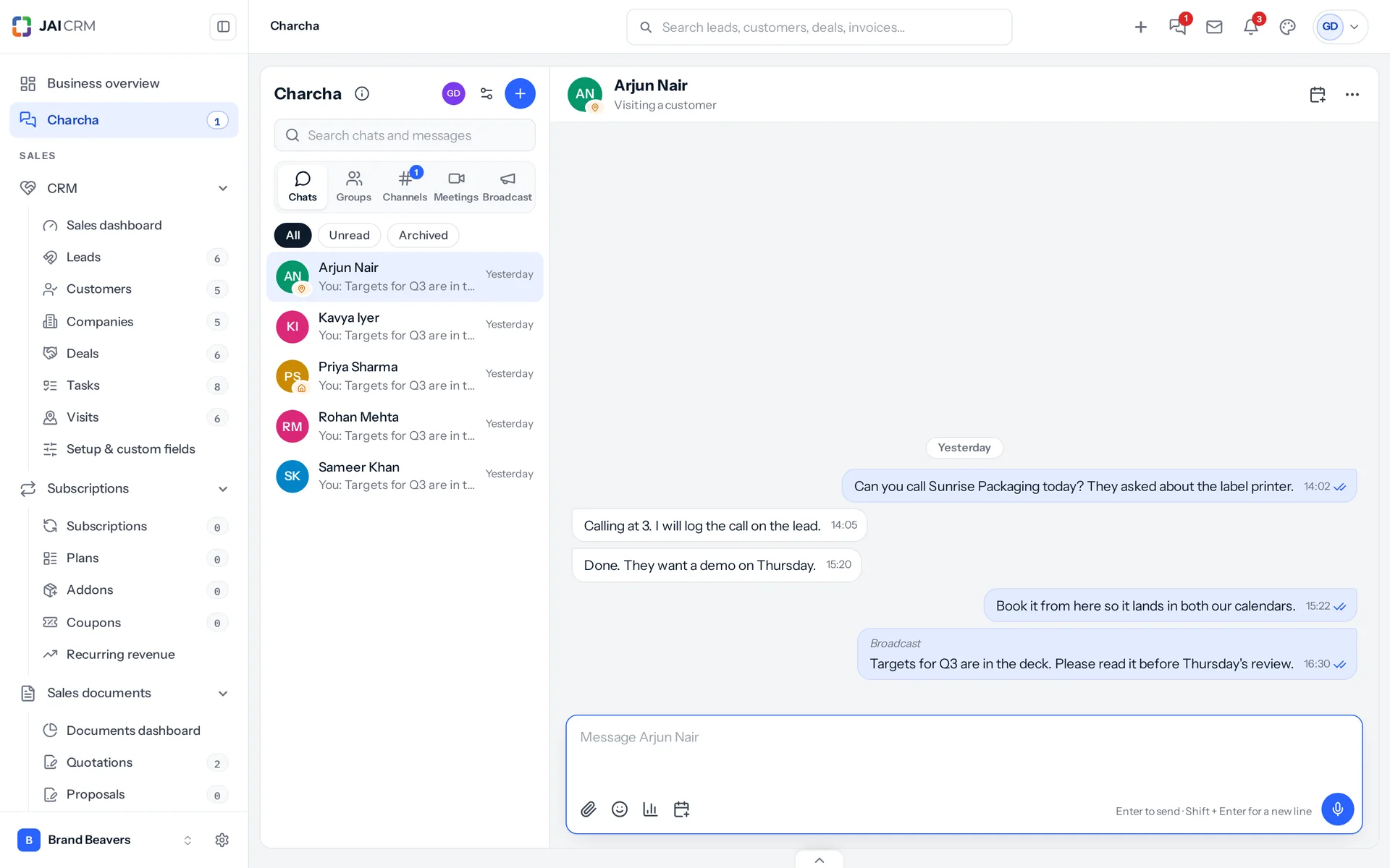 A direct chat between the owner and a salesperson visiting a customer, with blue ticks on the messages that have been read.